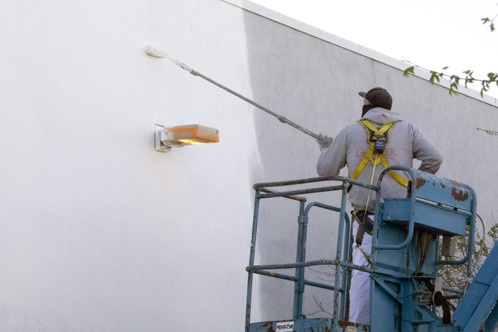 How to Hire a Painting Contractor for Your Office or Commercial Facility in Arizona