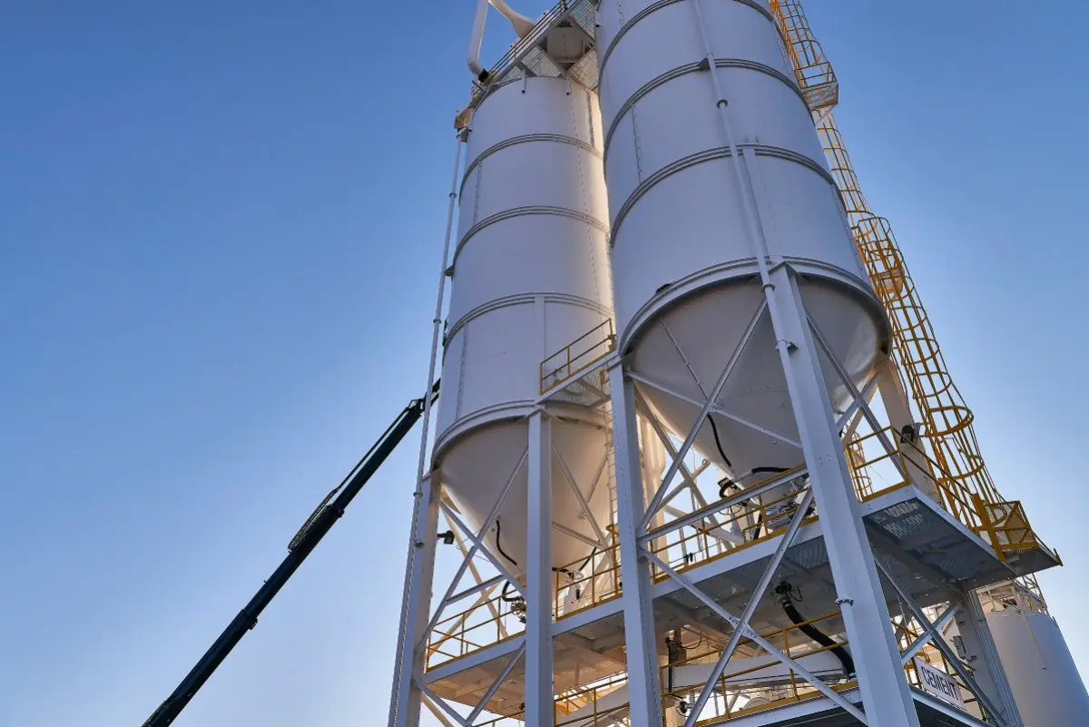 Large industrial silos with fresh protective coating